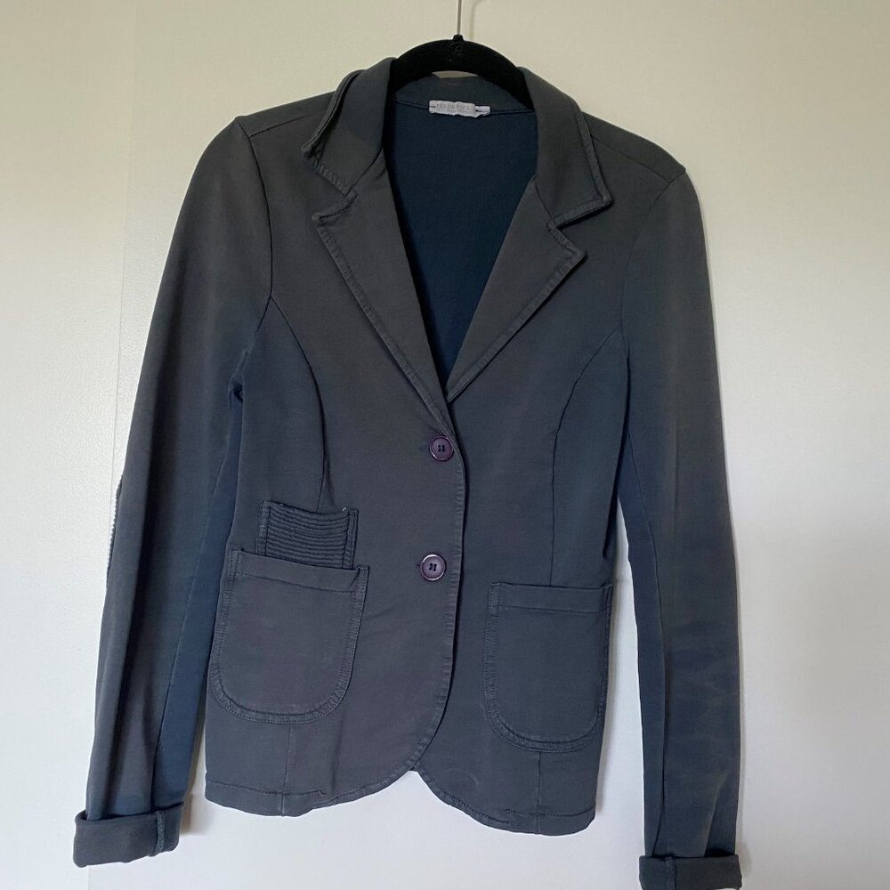 Veste bleu nuit (motif délavé) avec manches longues et appliqué argent aux coude